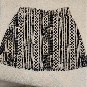 B Jewel skirt that zips up in the back